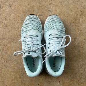Women’s Under Armor sneakers 8
